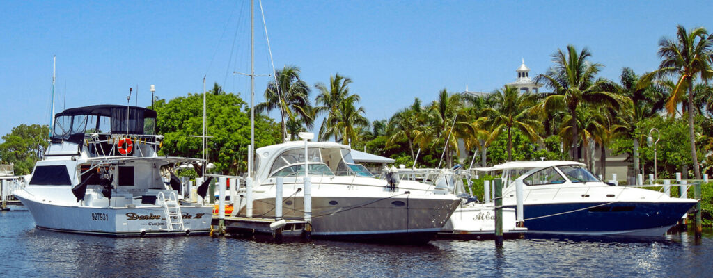 PSM-15-Boat-Gift-Ideas-for-Someone-Who-Loves-the-Water